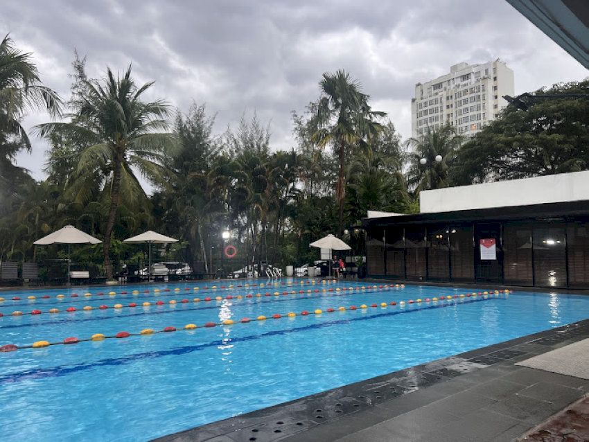 Sky Garden Swimming Pool với thiết kế hiện đại - Nguồn: Internet