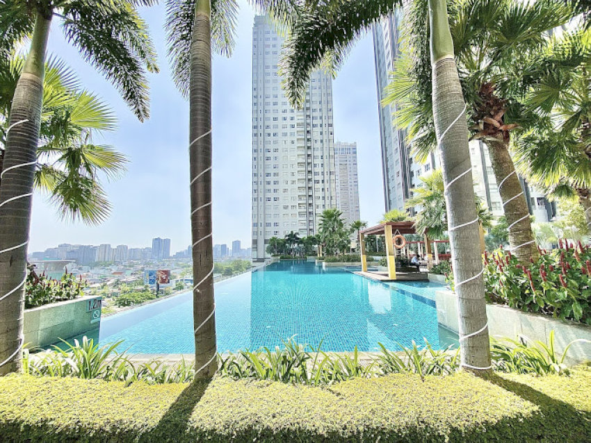 Thiết kế độc đáo của Hồ bơi Sunrise City Quận 7 mang tới cảm giác thoải mái cho người đi bơi - Nguồn: Interntet