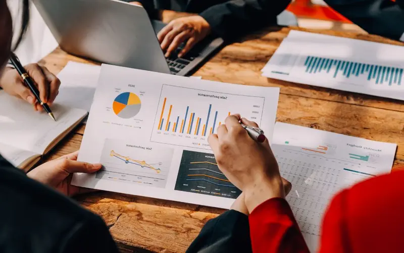 Báo cáo kế toán cung cấp thông tin tài chính, hỗ trợ quyết định và phát triển bền vững của doanh nghiệp