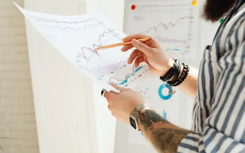 Nắm vững các phương pháp phân tích báo cáo kế toán để tối ưu chiến lược và dự báo rủi ro trong doanh nghiệp