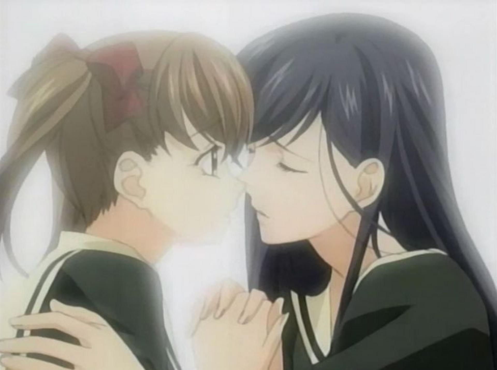 Vẻ đẹp thanh khiết của tình chị em dưới sự chứng giám của Đức Mẹ Maria.