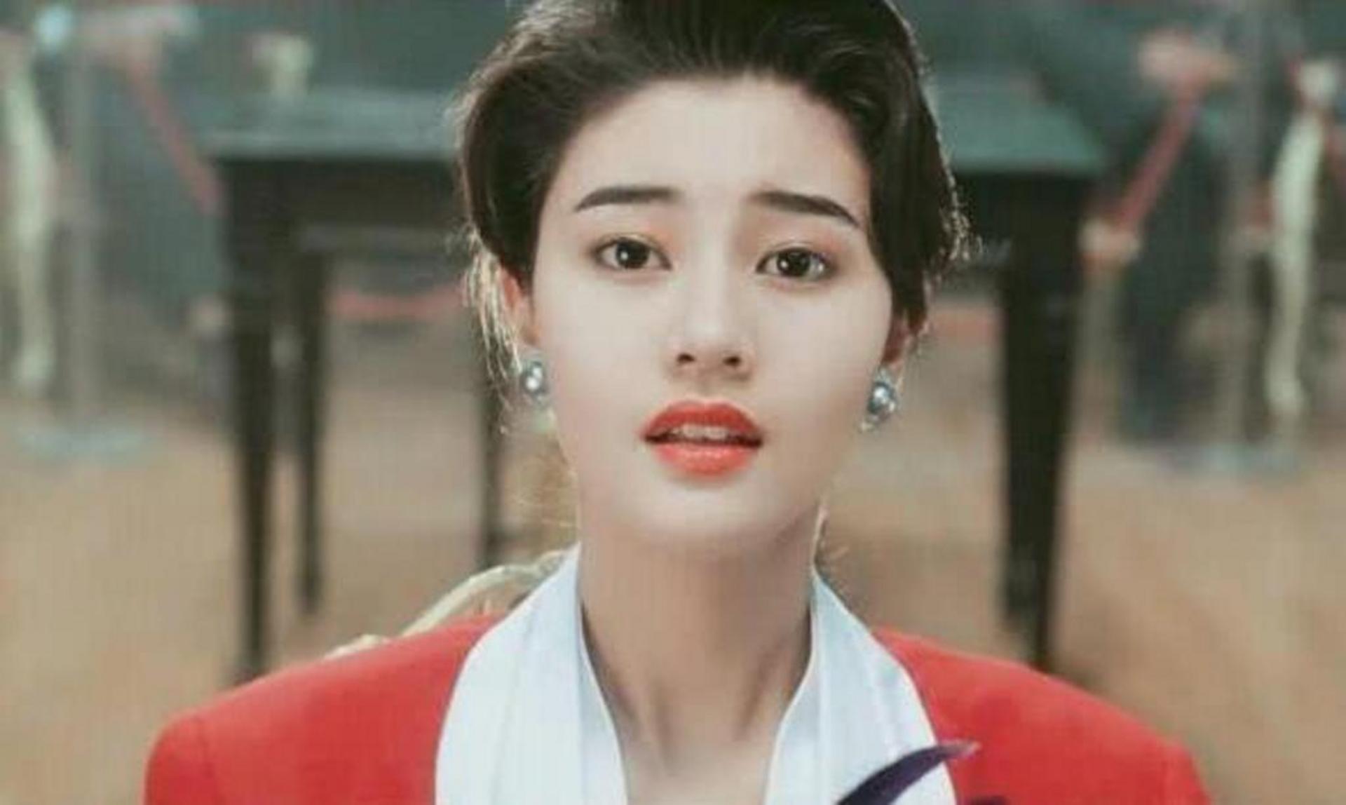 Vẻ đẹp sang trọng và đẳng cấp của mỹ nhân họ Lý trong giai đoạn rực rỡ nhất.