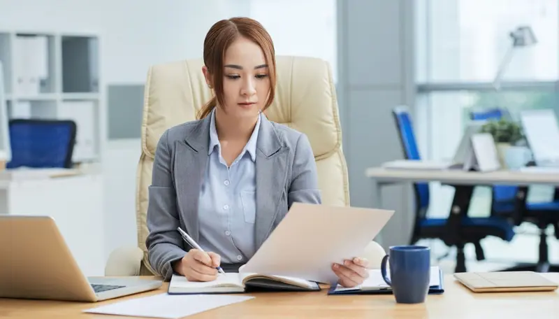 Công việc của headhunter bao gồm toàn bộ quá trình kết nối, đánh giá và theo dõi hiệu quả tuyển dụng