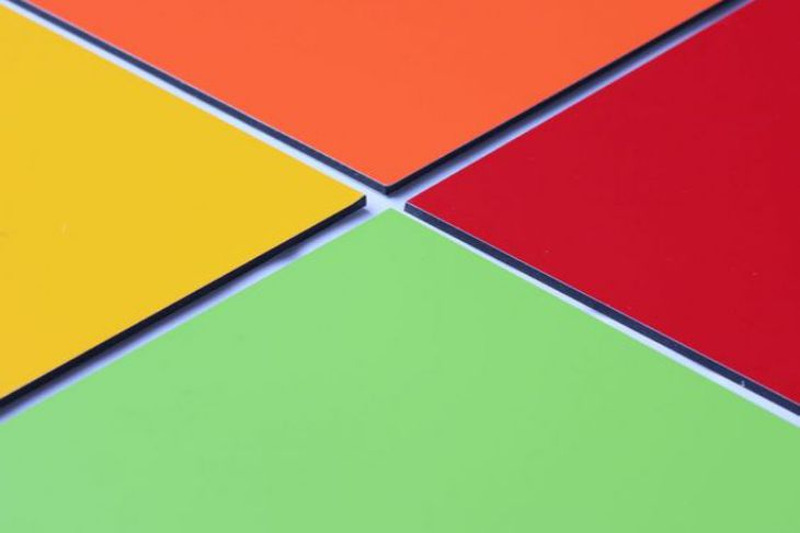 Màu sắc ảnh hưởng rất nhiều đến giá bán tấm nhôm nhựa Alcorest