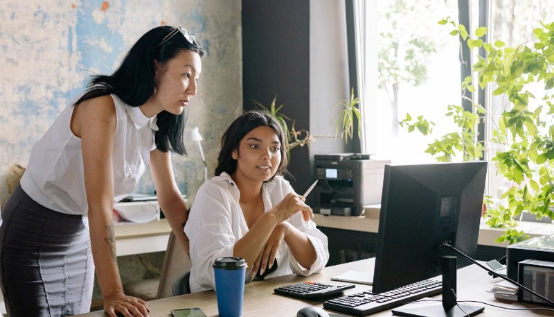 Mặc dù thuê ngoài mang lại những lợi thế hoạt động đáng kể, nhưng điều quan trọng là phải cân nhắc những lợi thế đó so với các rủi ro tiềm ẩn để đảm bảo một chiến lược cân bằng. 