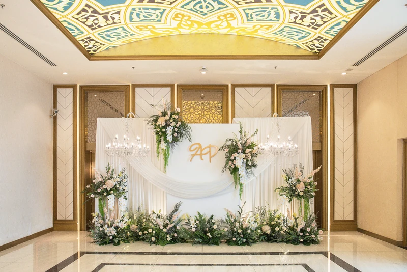 Backdrop Flowery Premium - lựa chọn phù hợp cho cặp đôi yêu thích phong cách thanh lịch và lãng mạn