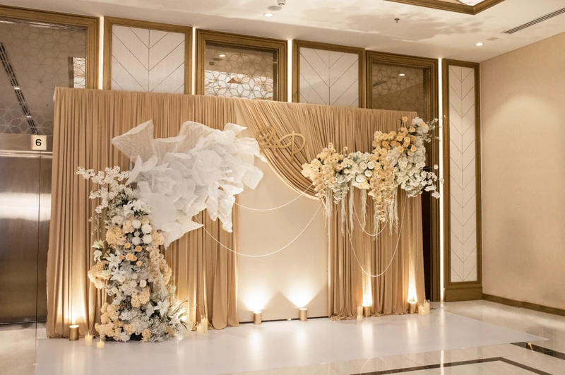 Sự tiết chế trong từng chi tiết giúp mẫu La Muse giữ được nét tối giản mà vẫn sang trọng, đúng gu cặp đôi hiện đại