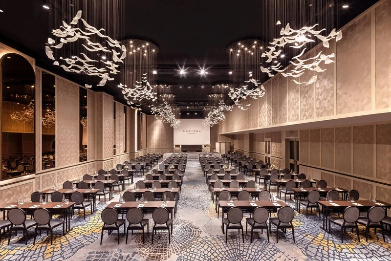 Diamond Hall nổi bật với kiến trúc Pháp thanh lịch, riêng tư (Nguồn: Internet)