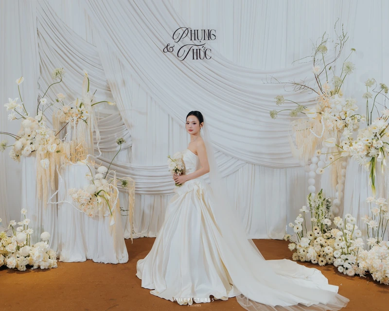 Váy cưới cô dâu thanh thoát, chất liệu sang trọng