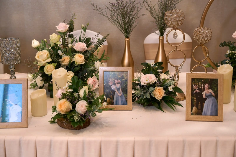 Bàn gallery ghi dấu câu chuyện tình yêu